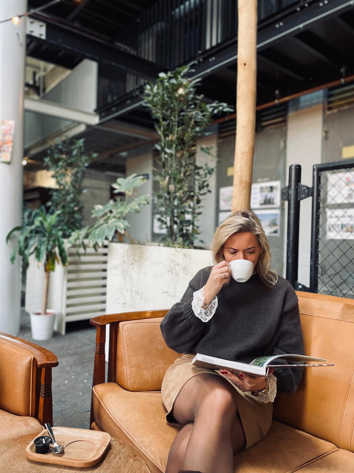 Hoe beïnvloedt koffie de werksfeer ?